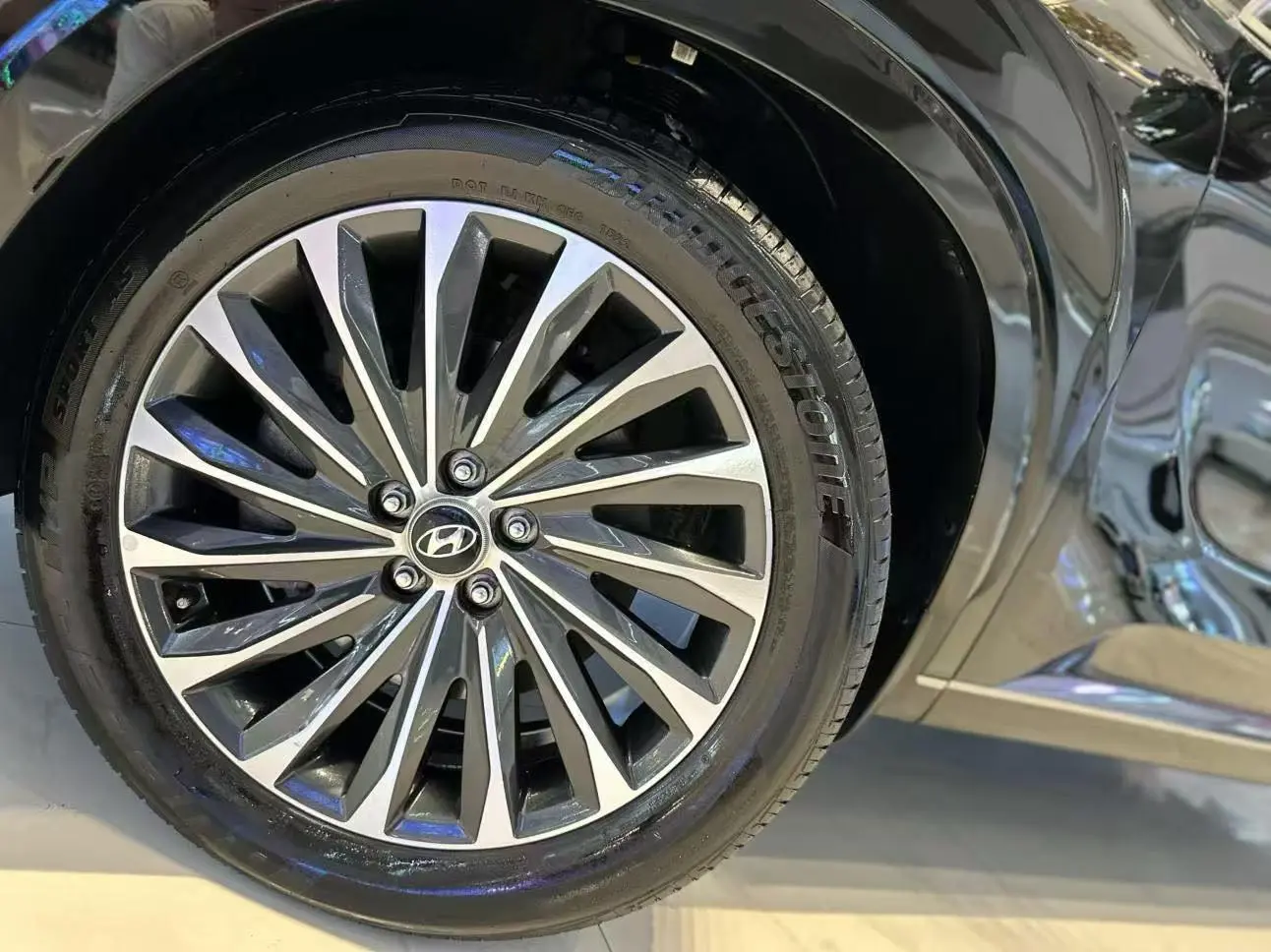 Hyundai 2023 3.5L Auto 4WD Calligraphy 6 seat