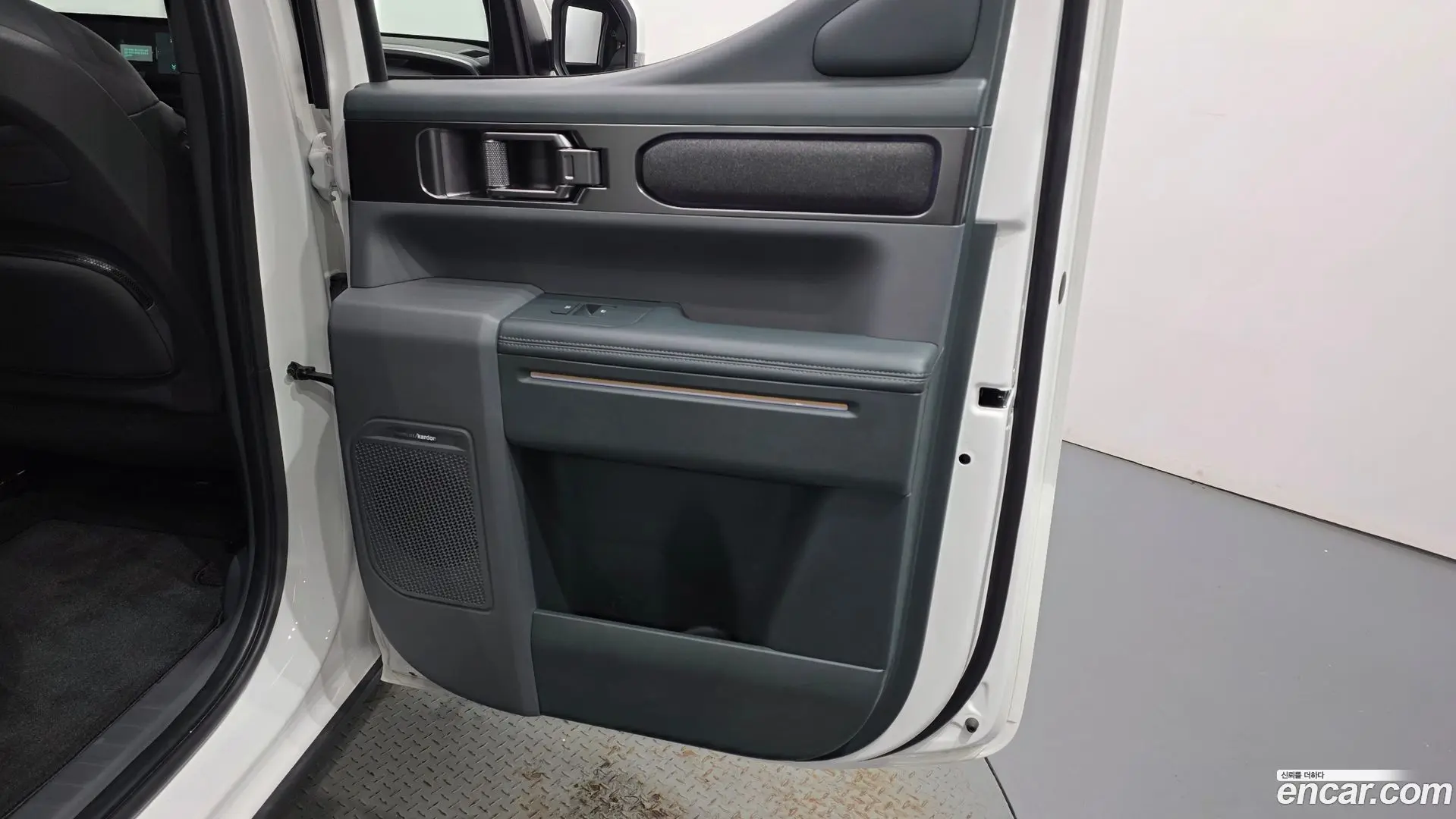 Kia Tasman 2.5T Gasoline 4WD