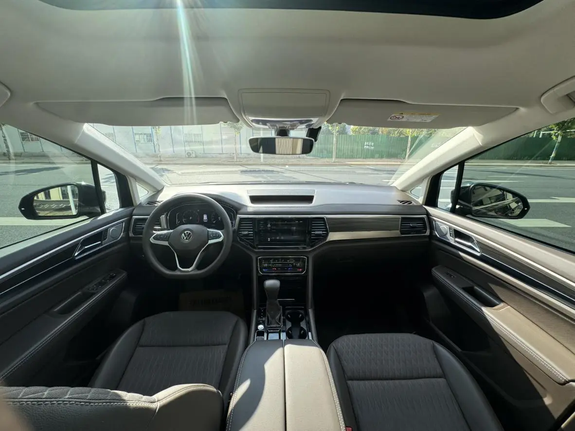 Volkswagen Viloran 2020 330TSI Business