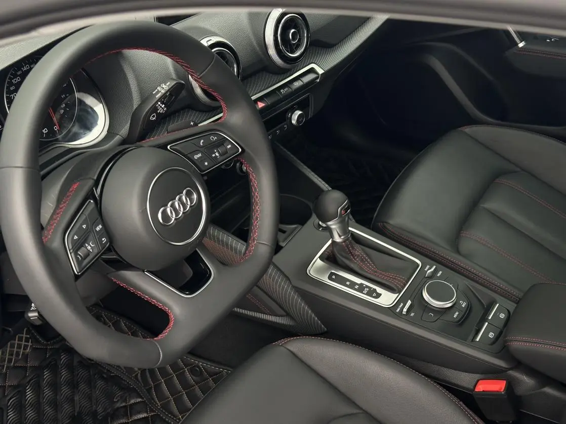 Audi Q2L 2024 35 TFSI Progressive Dynamic