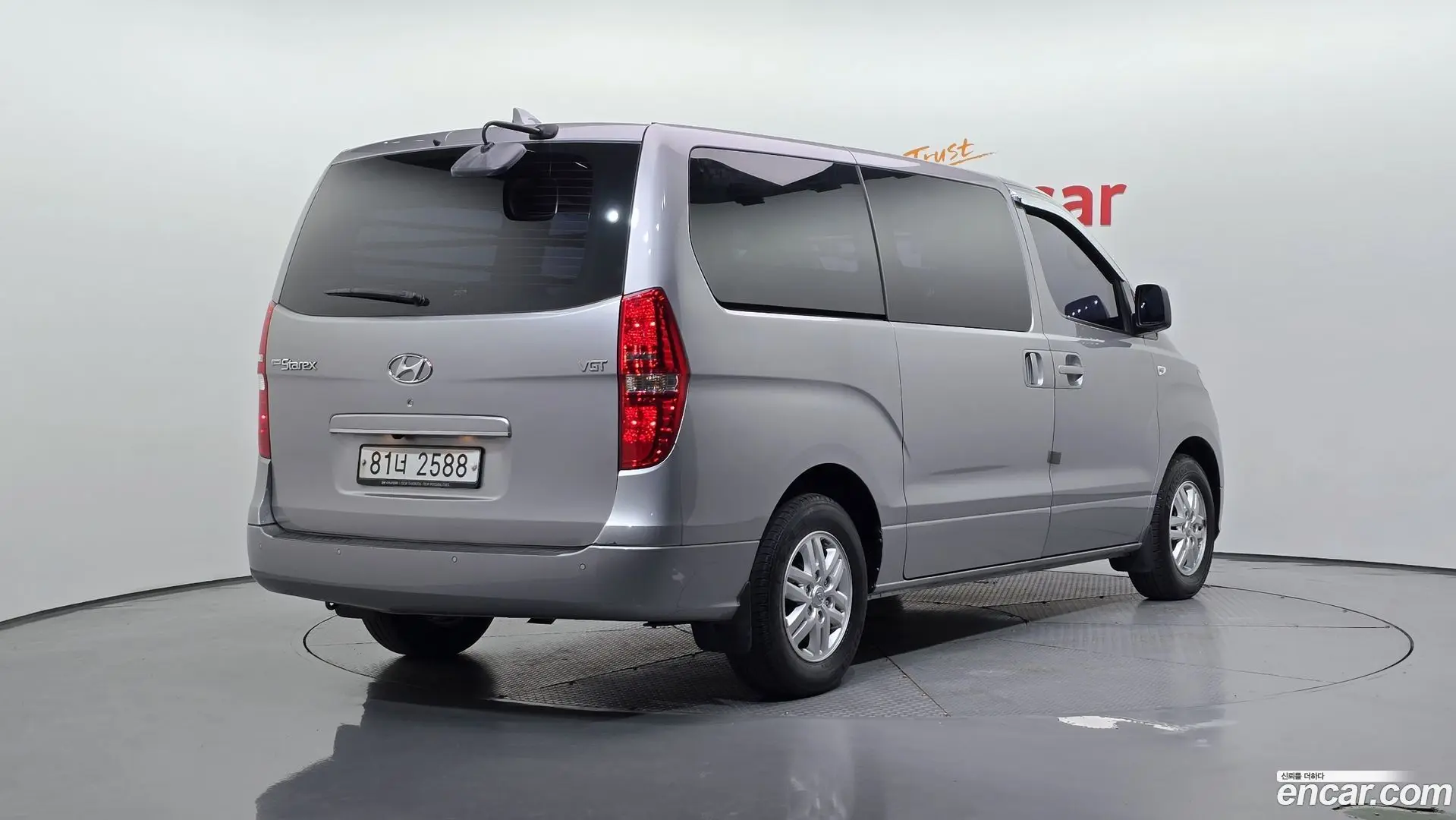 Hyundai Starex Van 3-Seater