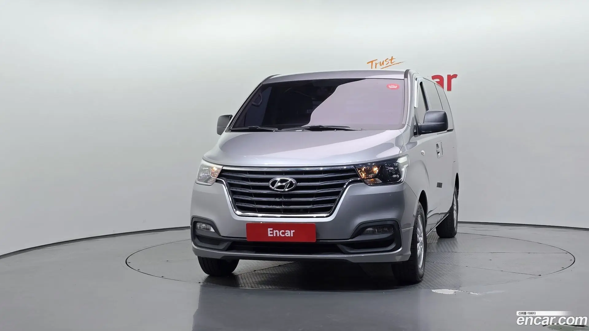 Hyundai Starex Van 3-Seater