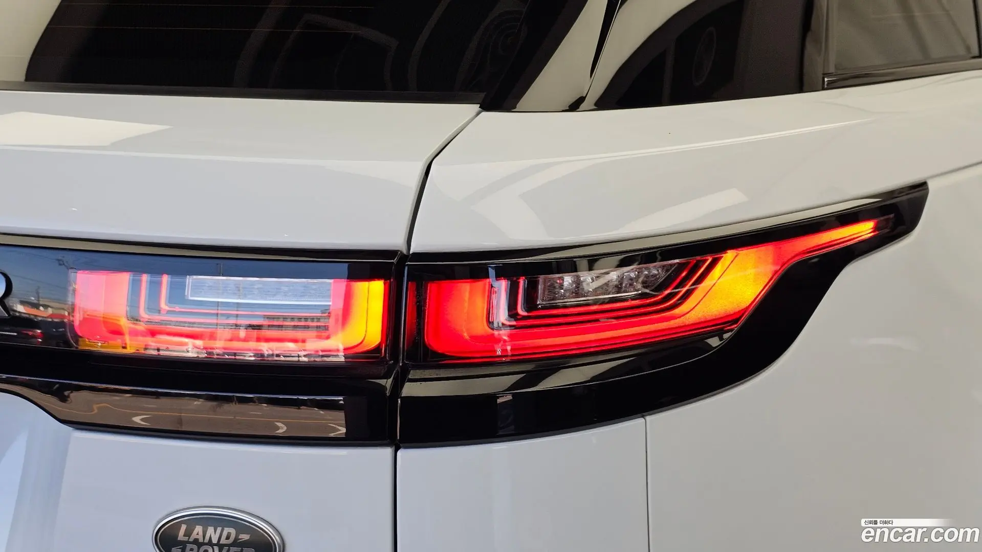 Land Rover Range Rover Velar 3.0 D300 R-Dynamic SE