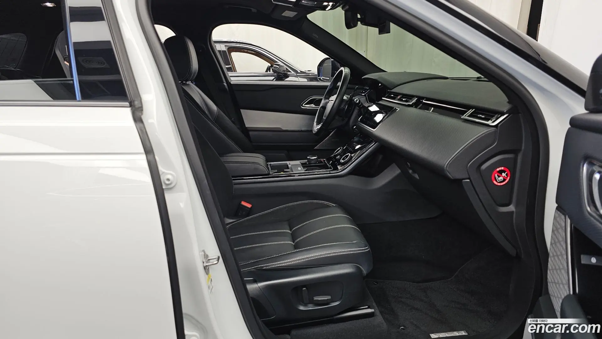Land Rover Range Rover Velar 3.0 D300 R-Dynamic SE