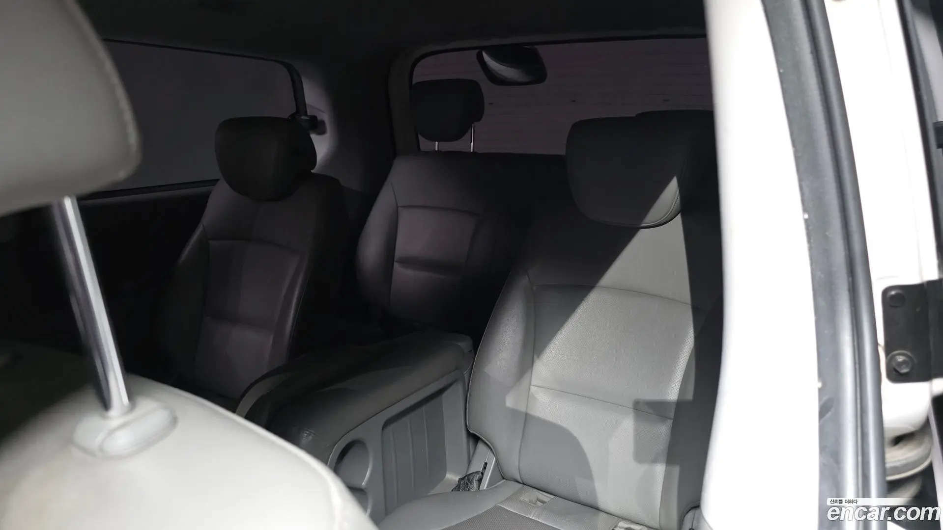 Hyundai Starex Wagon 12-Seater