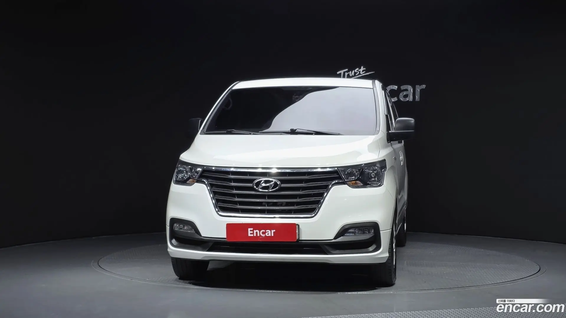 Hyundai Starex Wagon 12-Seater