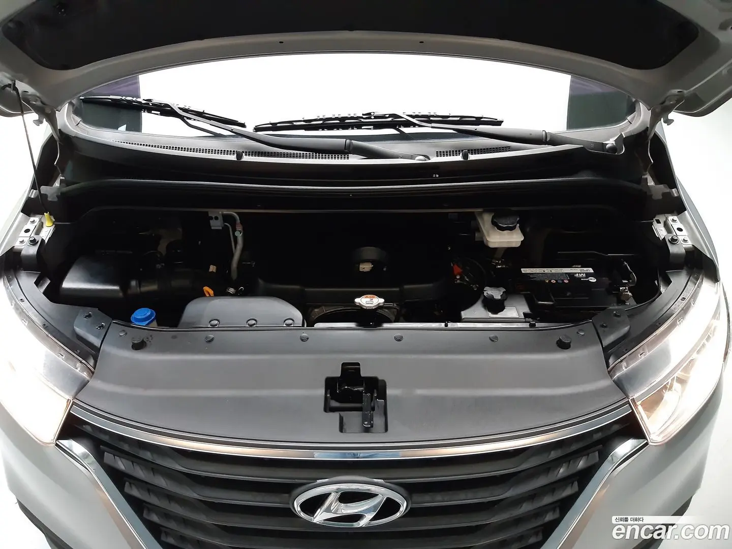 Hyundai Starex Wagon 12-Seater