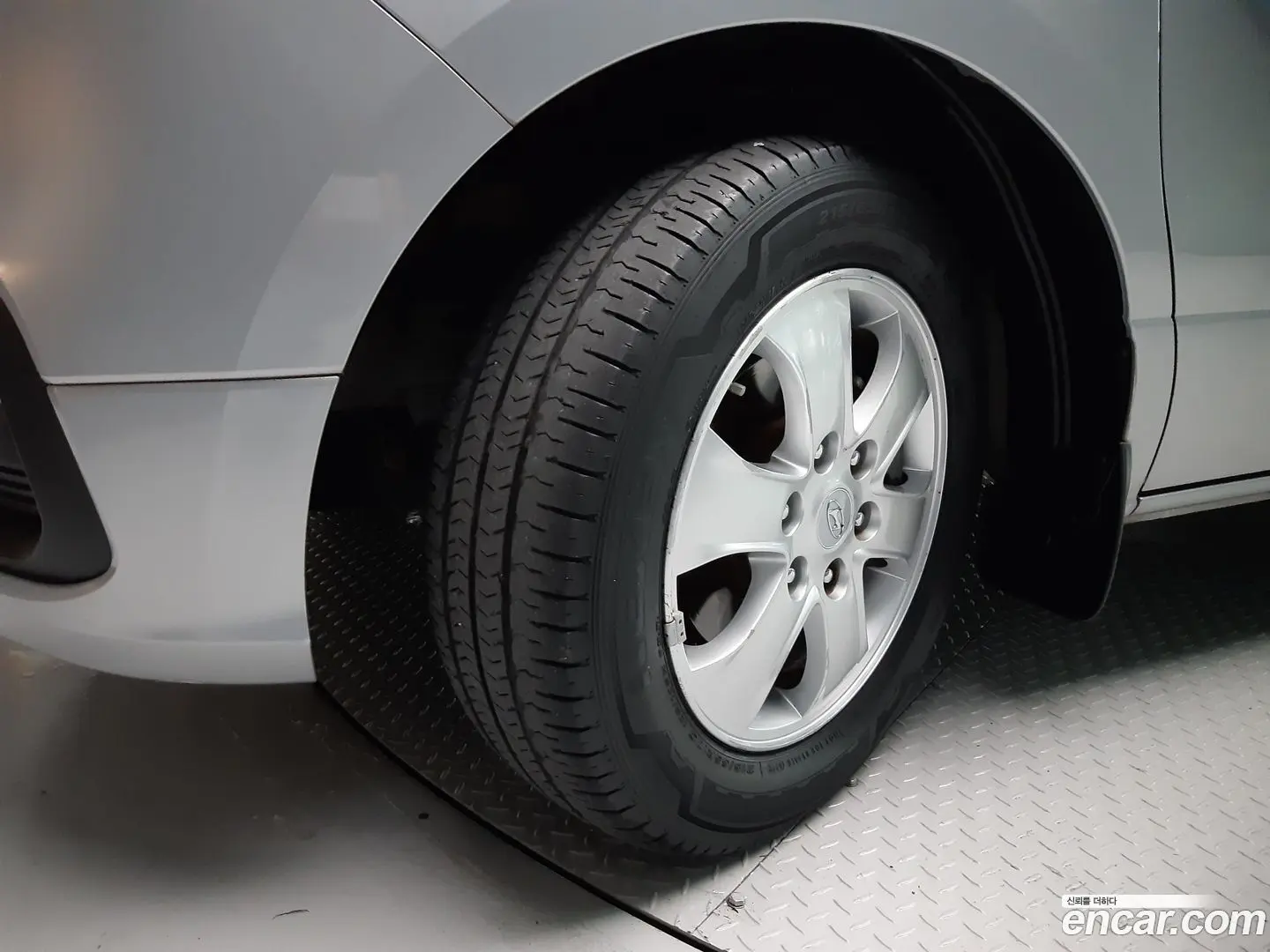 Hyundai Starex Wagon 12-Seater