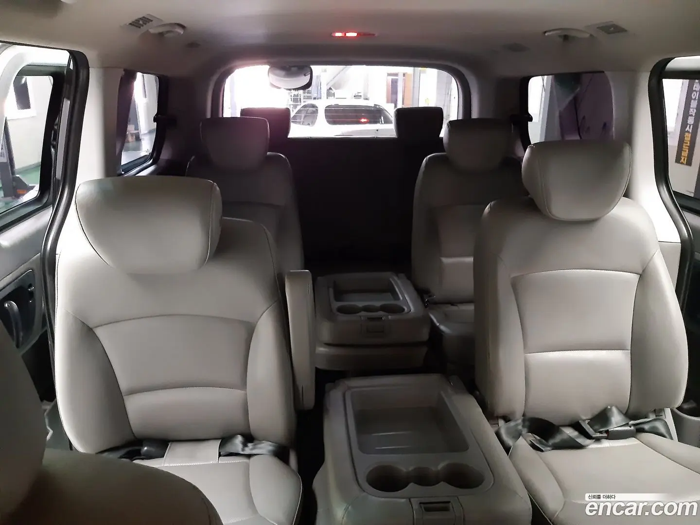 Hyundai Starex Wagon 12-Seater