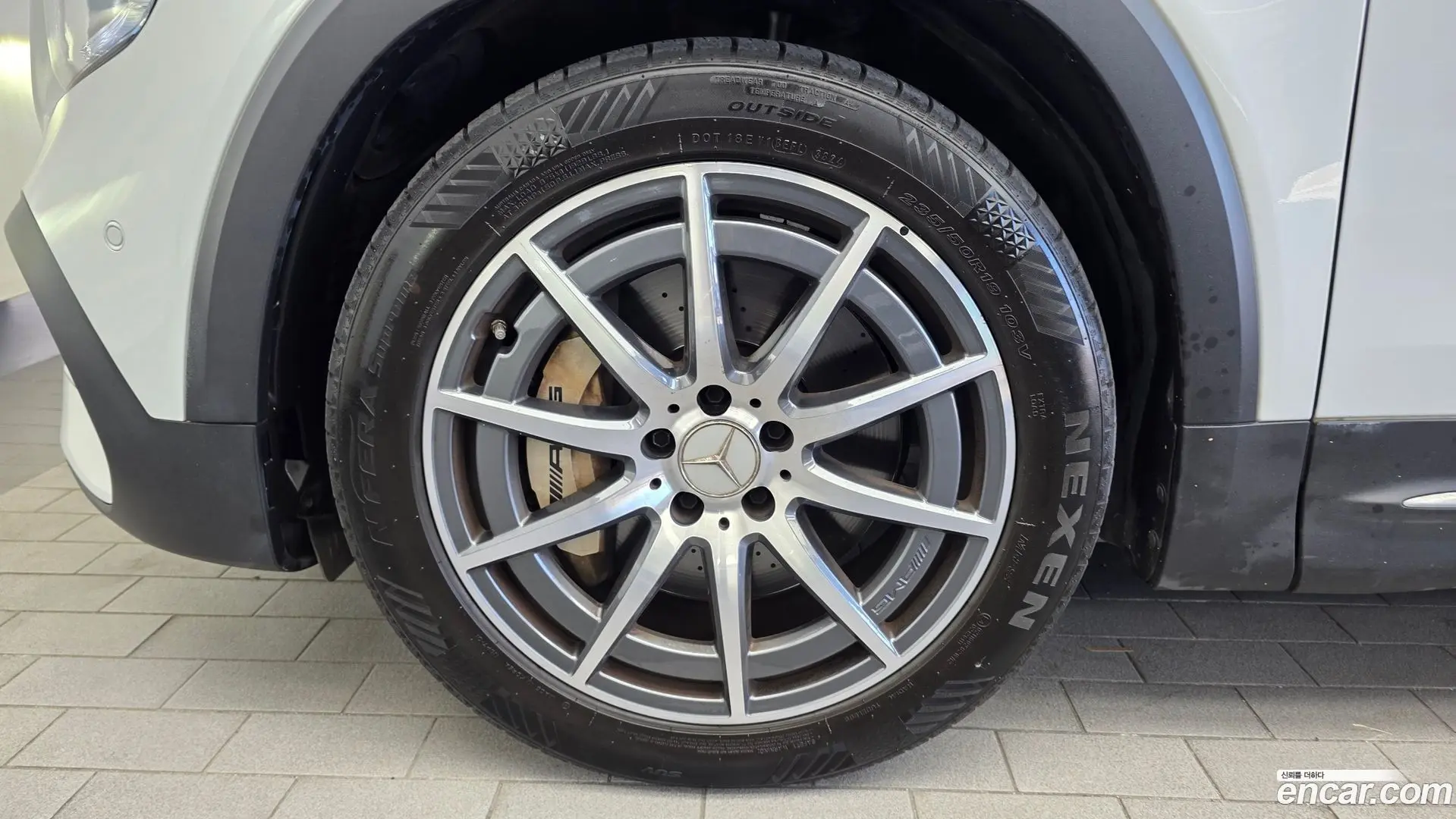 Mercedes-Benz GLB-Class AMG GLB35 4MATIC 2019
