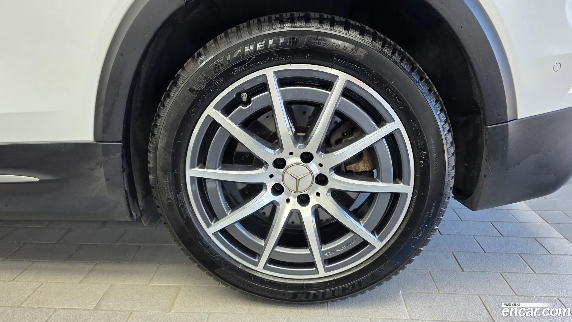 Mercedes-Benz GLB-Class AMG GLB35 4MATIC 2019