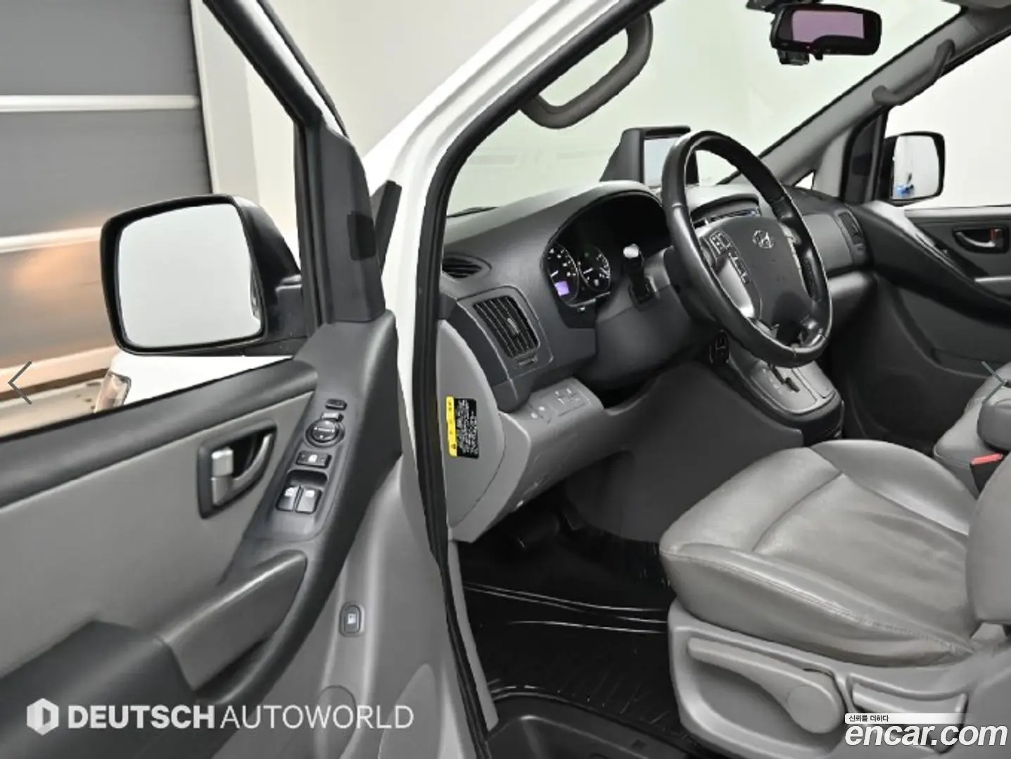 Hyundai Starex Wagon 12-Seater