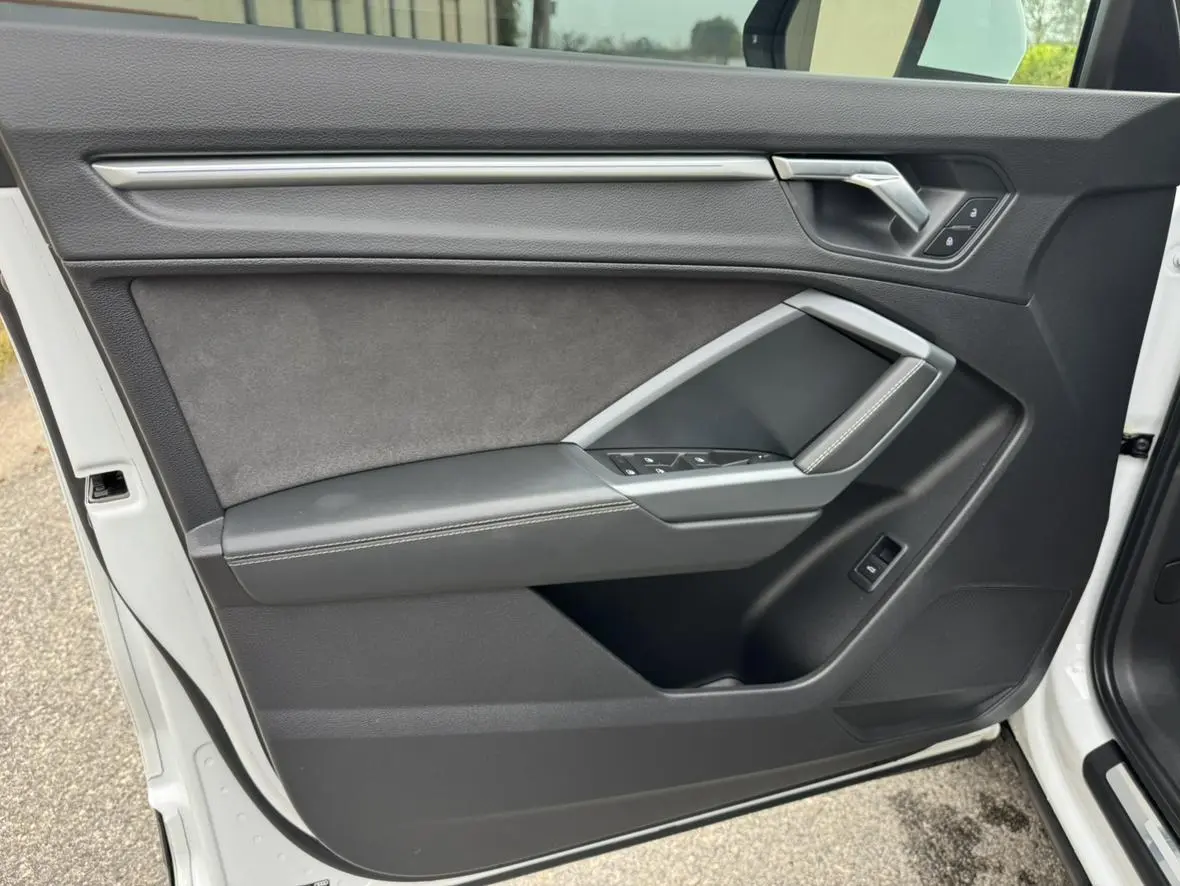 Audi Q3 2024 35 TFSI Progressive