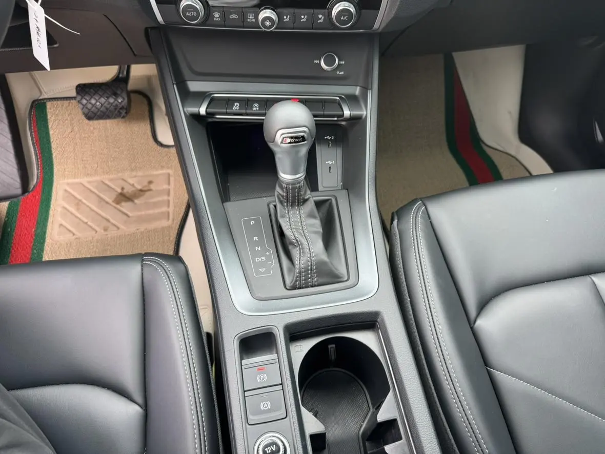 Audi Q3 2024 35 TFSI Progressive