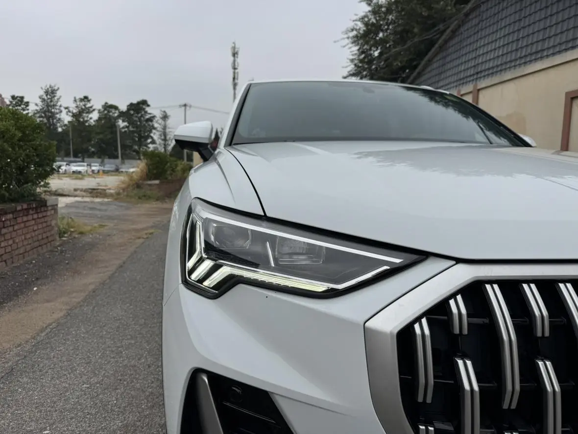 Audi Q3 2024 35 TFSI Progressive