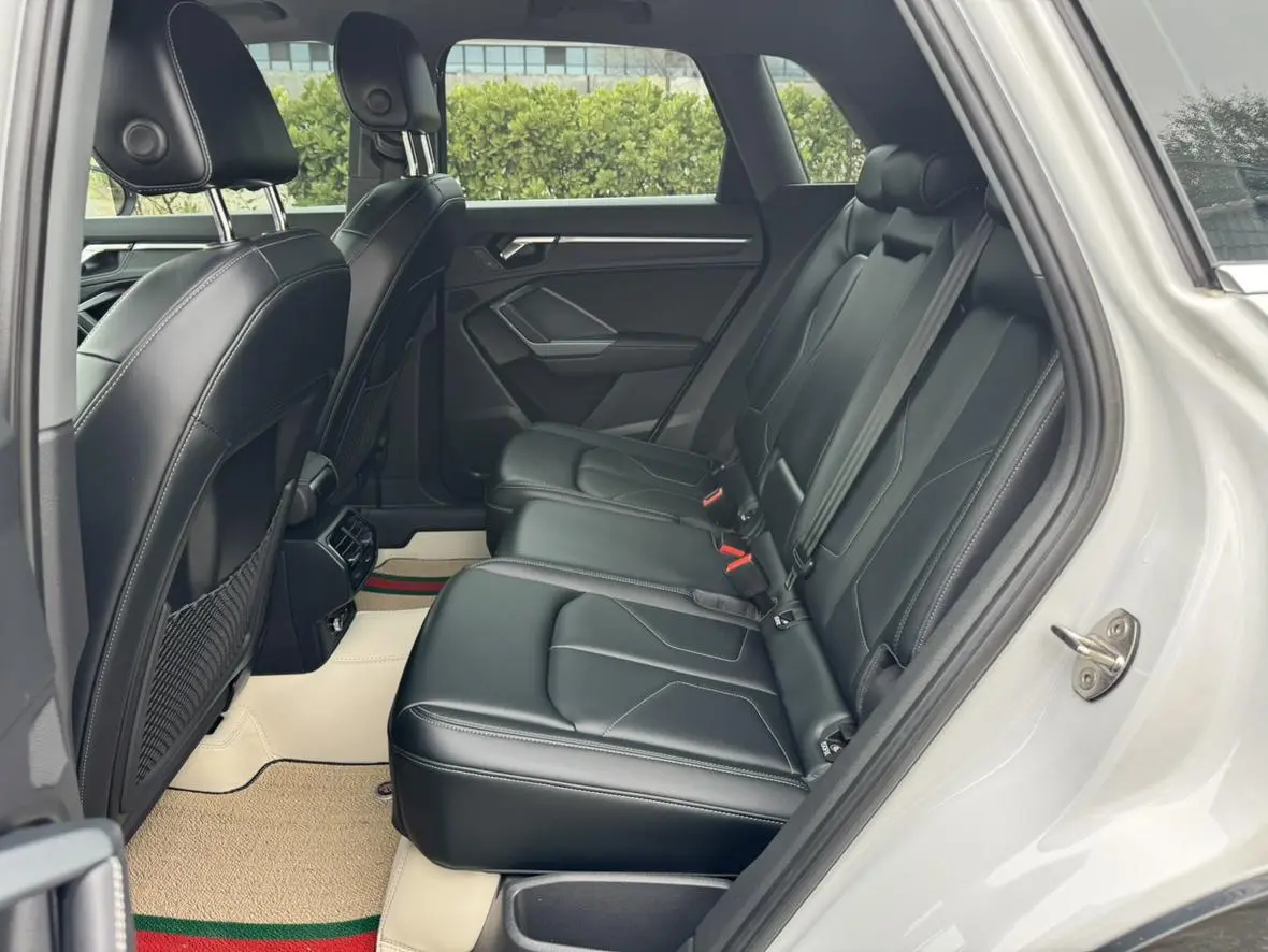 Audi Q3 2024 35 TFSI Progressive