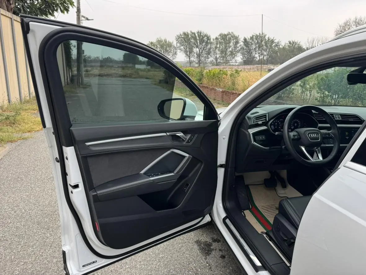 Audi Q3 2024 35 TFSI Progressive