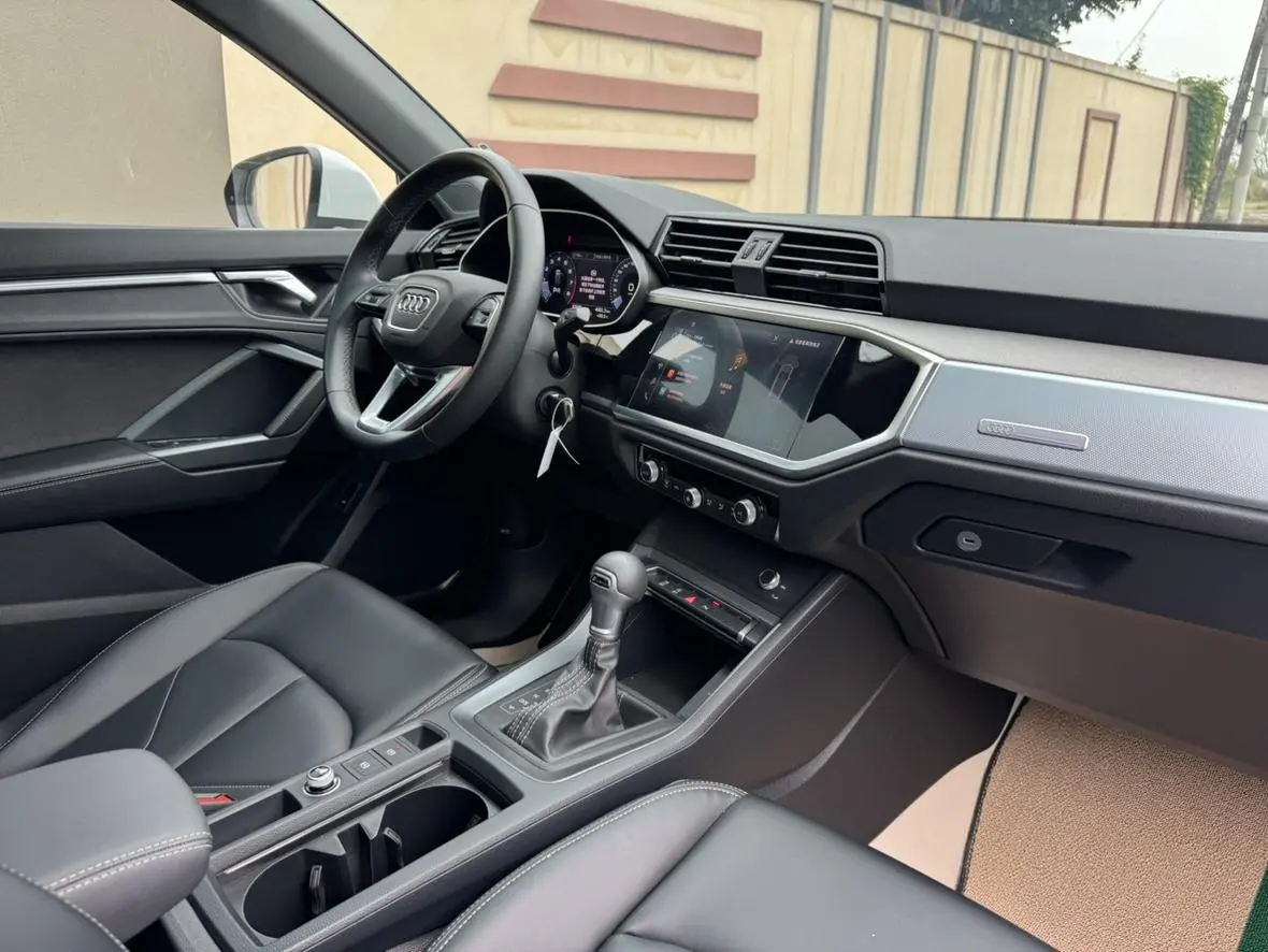 Audi Q3 2024 35 TFSI Progressive