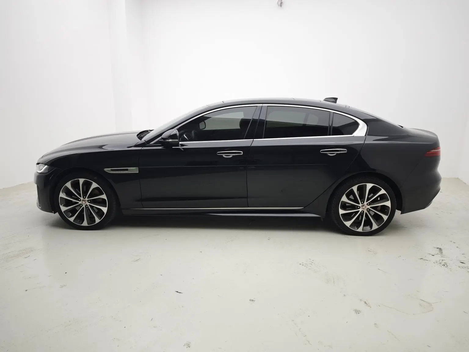 Jaguar XEL 2020 2.0T 200PS R-DYNAMIC S Progressive Sport