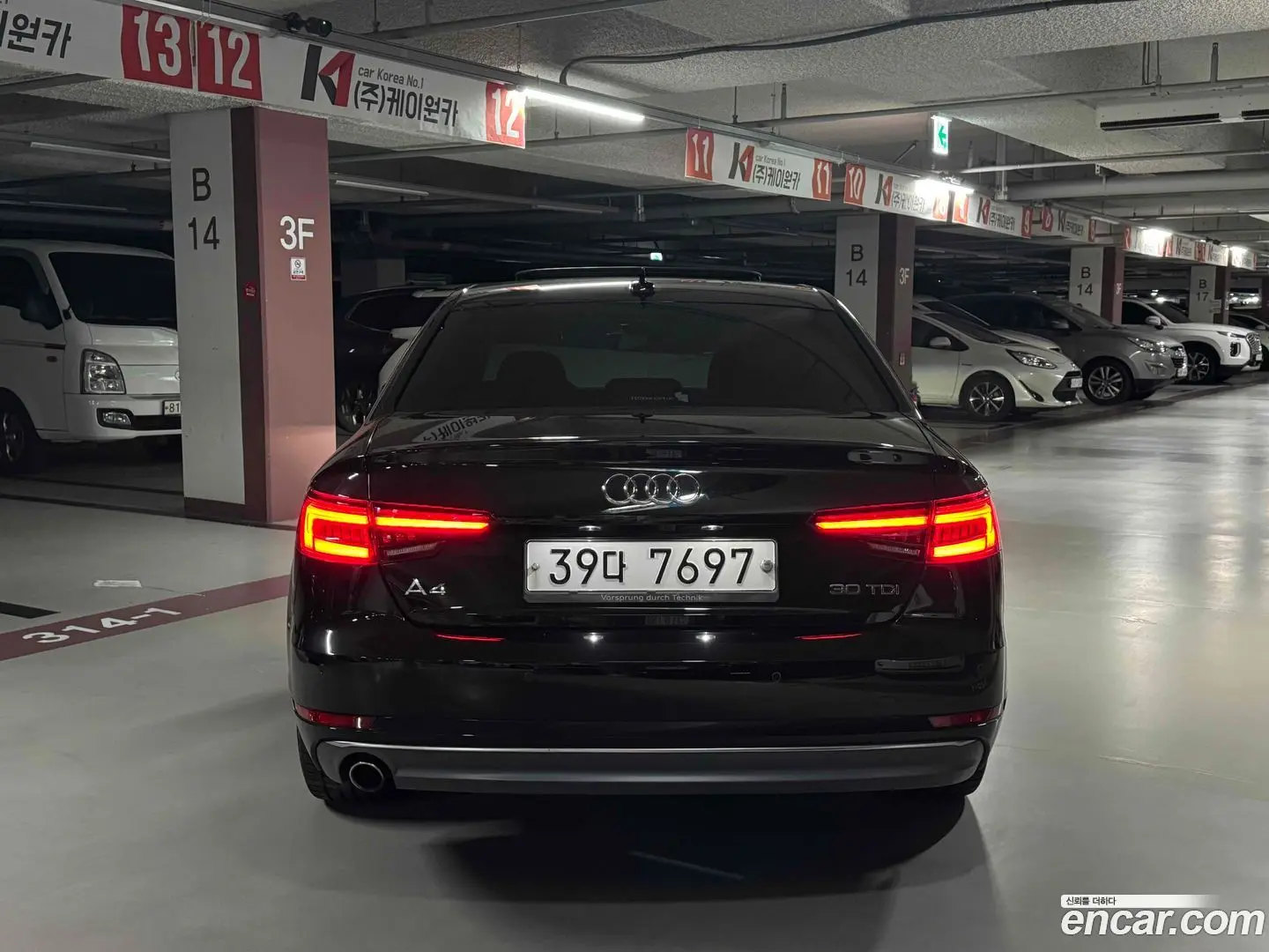 Audi A4 30 TDI Premium