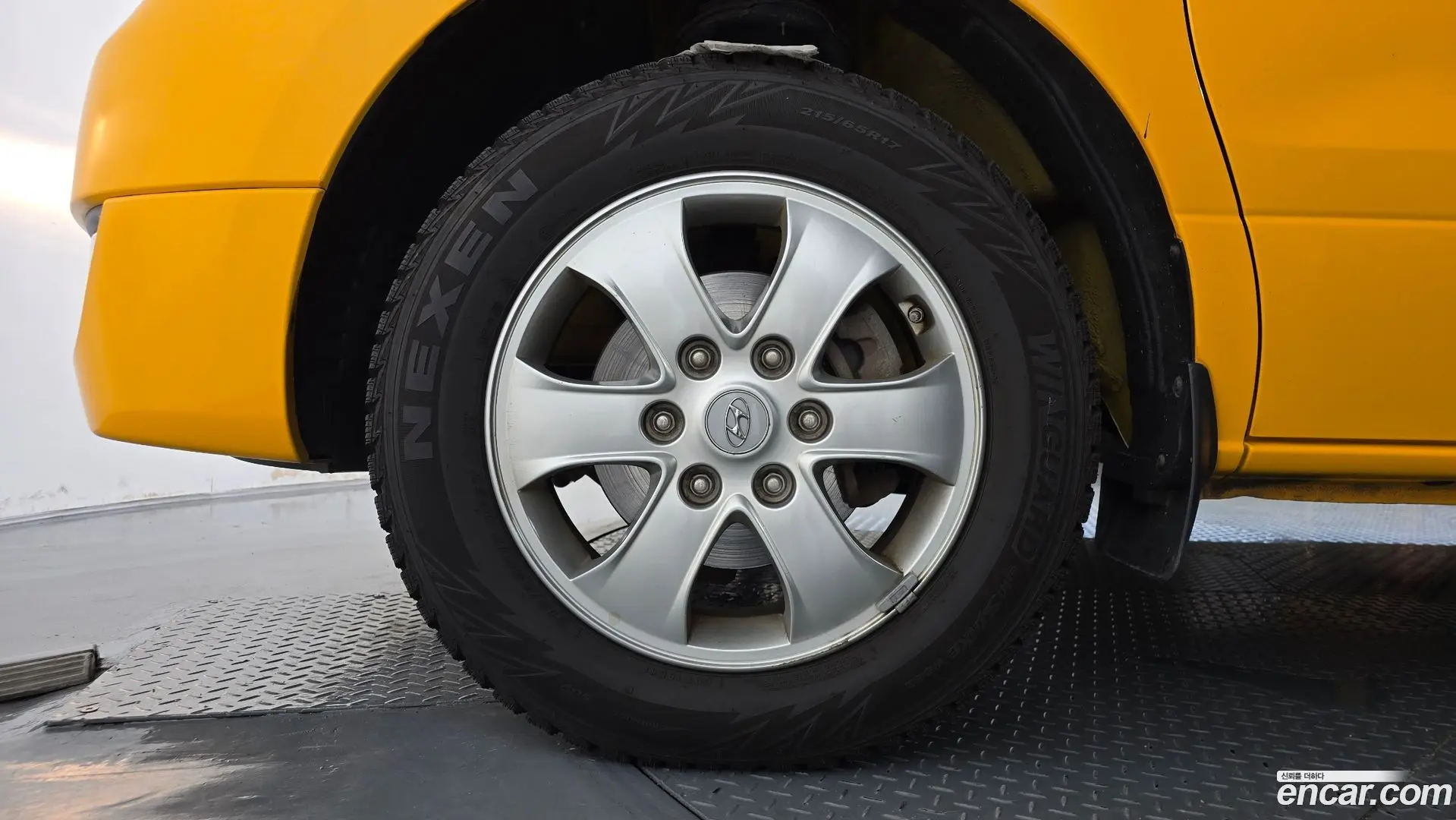 Hyundai Starex 4WD Guard car of chidren
