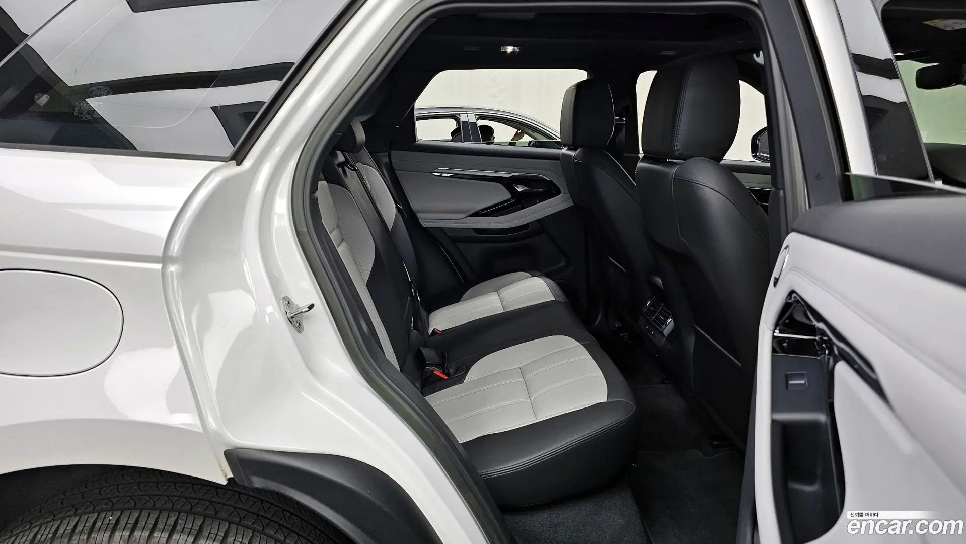 Land Rover Range Rover Evoque P250 R-Dynamic SE