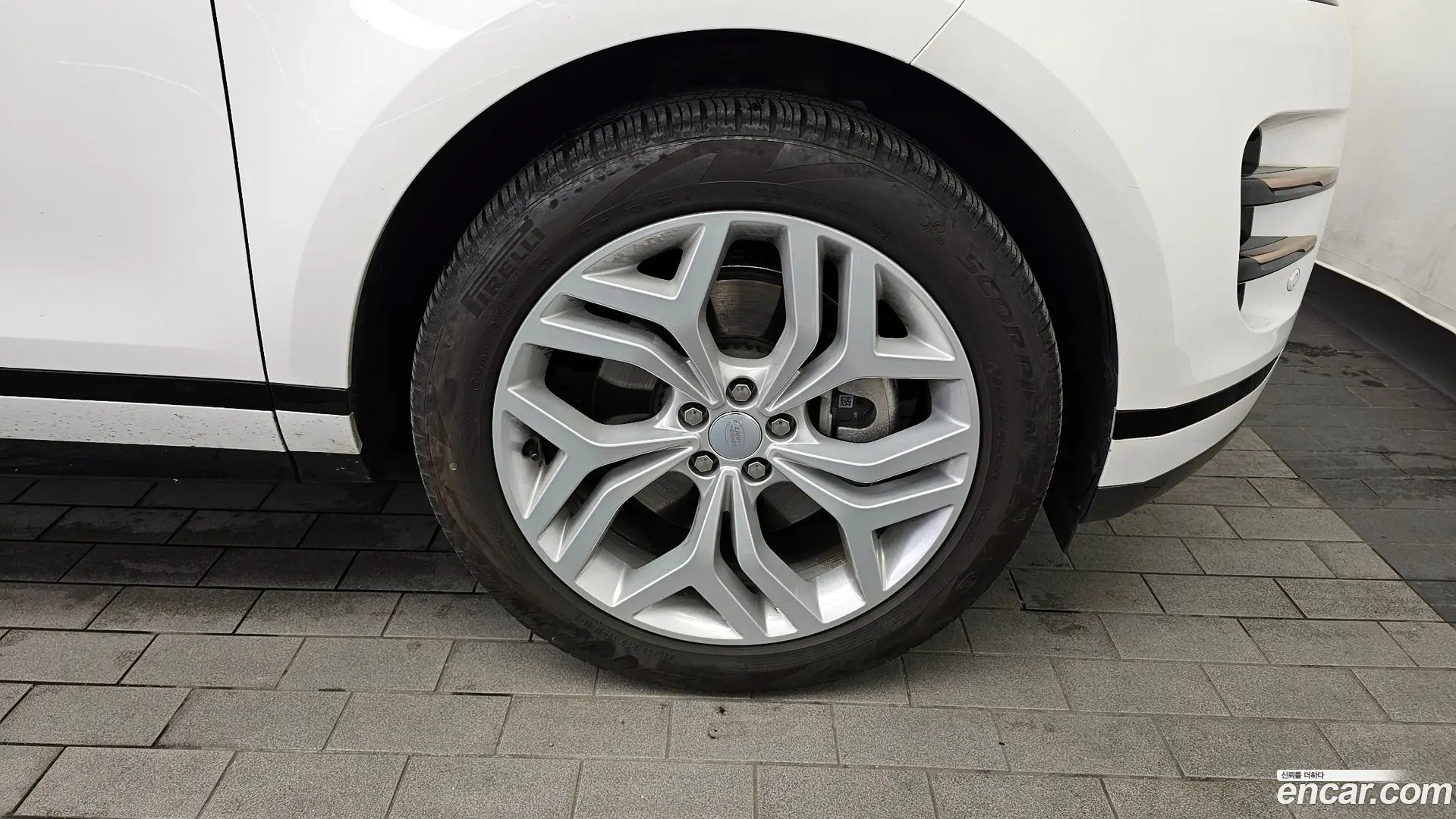 Land Rover Range Rover Evoque P250 R-Dynamic SE