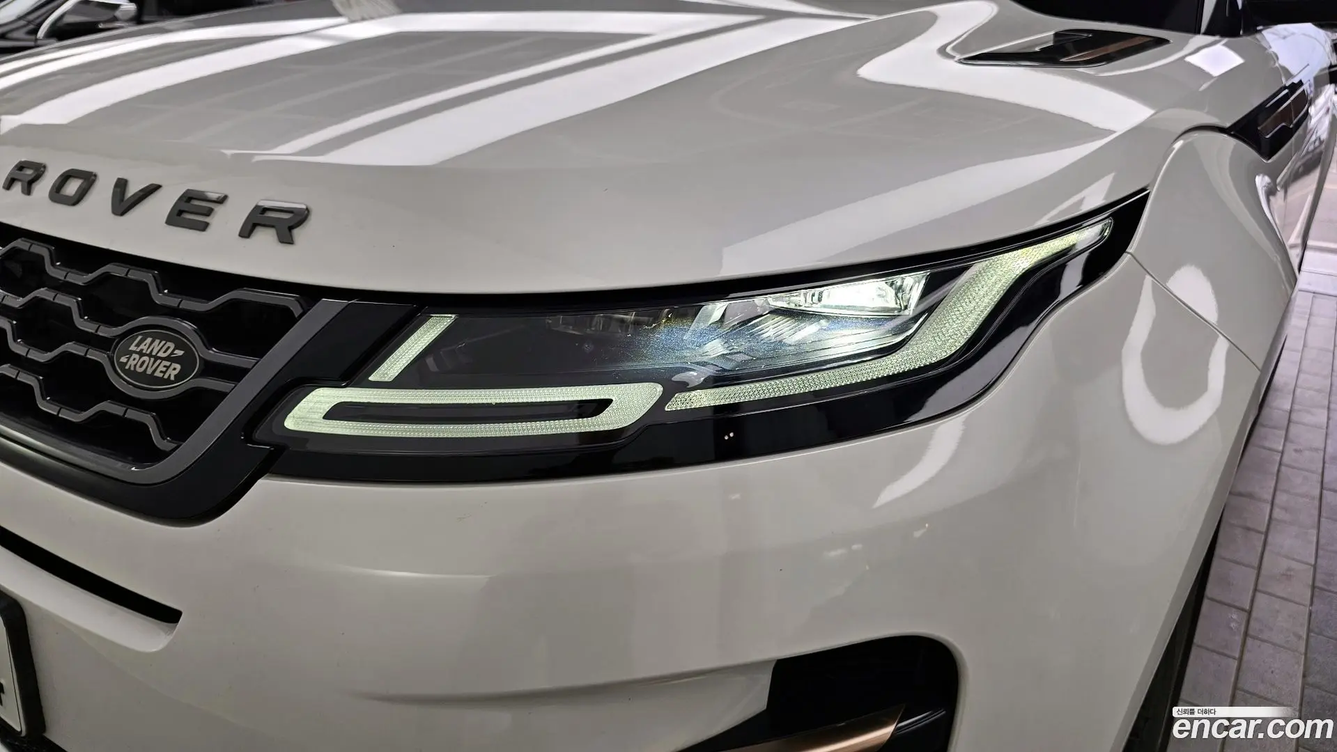 Land Rover Range Rover Evoque P250 R-Dynamic SE
