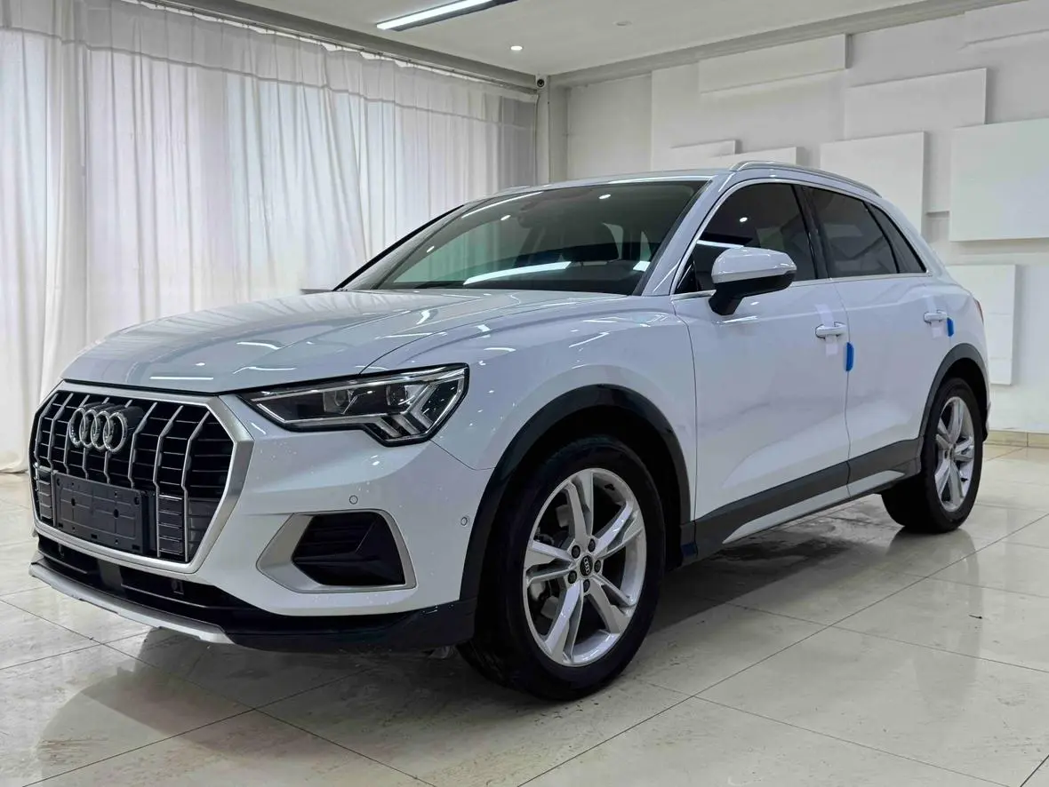 Audi Q3 2022 35 TFSI Dynamic Fashion