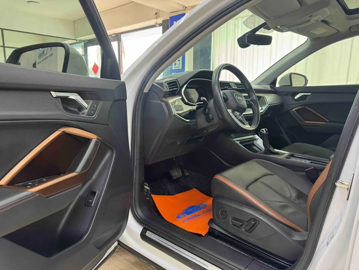 Audi Q3 2022 35 TFSI Dynamic Fashion
