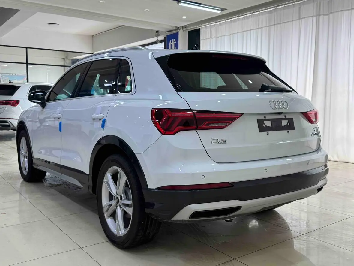 Audi Q3 2022 35 TFSI Dynamic Fashion