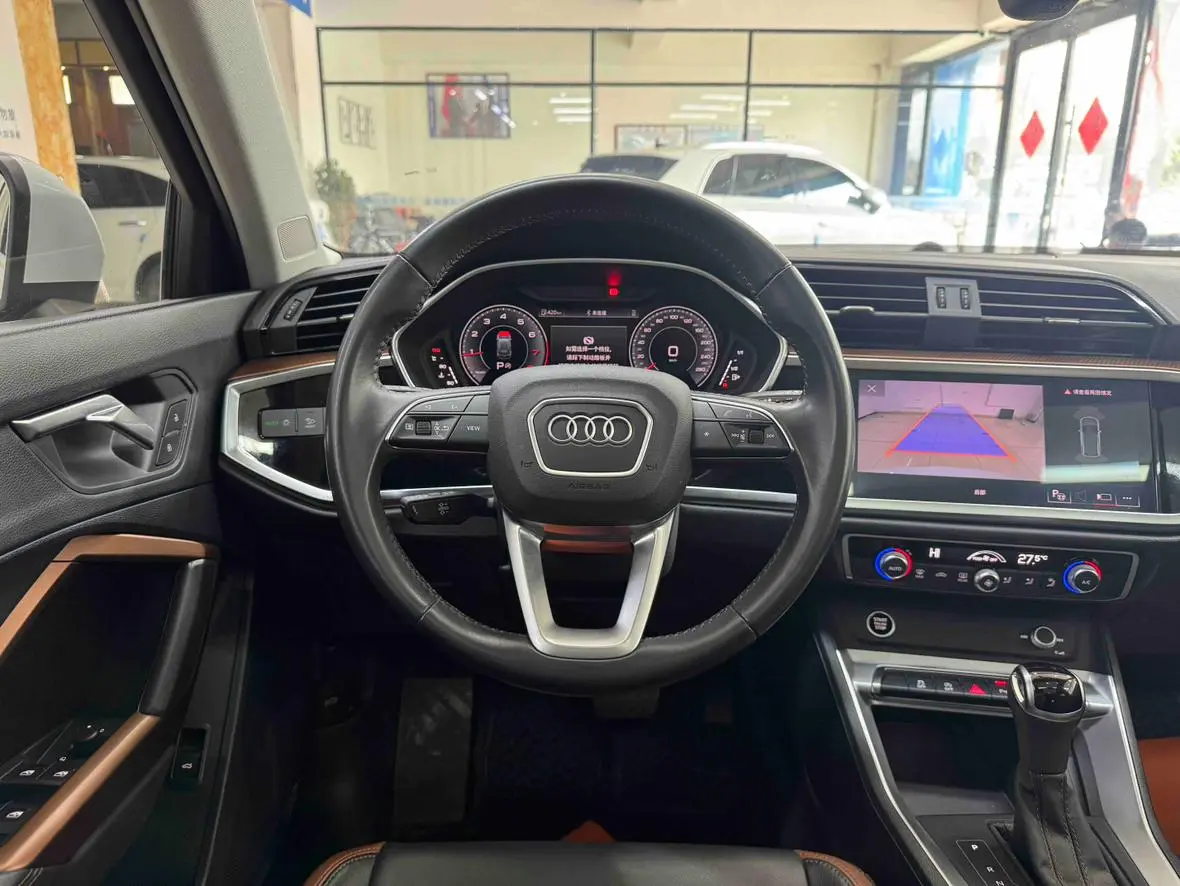 Audi Q3 2022 35 TFSI Dynamic Fashion
