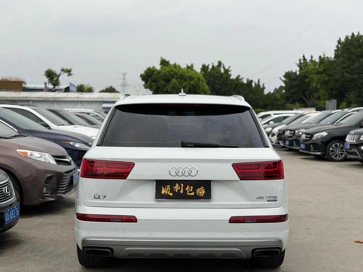 Audi Q7 2018 45 TFSI Tech