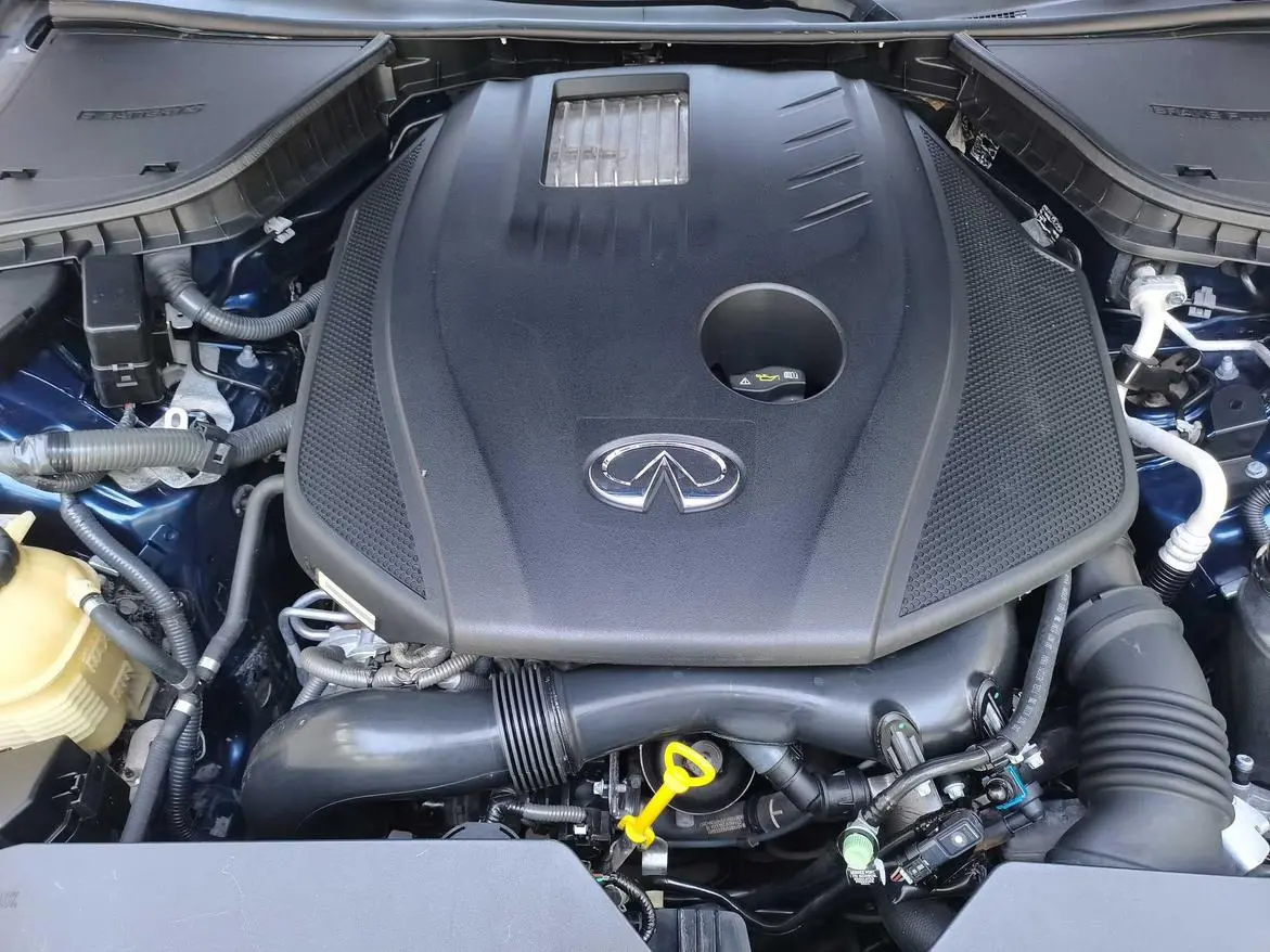 Infiniti Q50L 2018 2.0T Comfort China VI