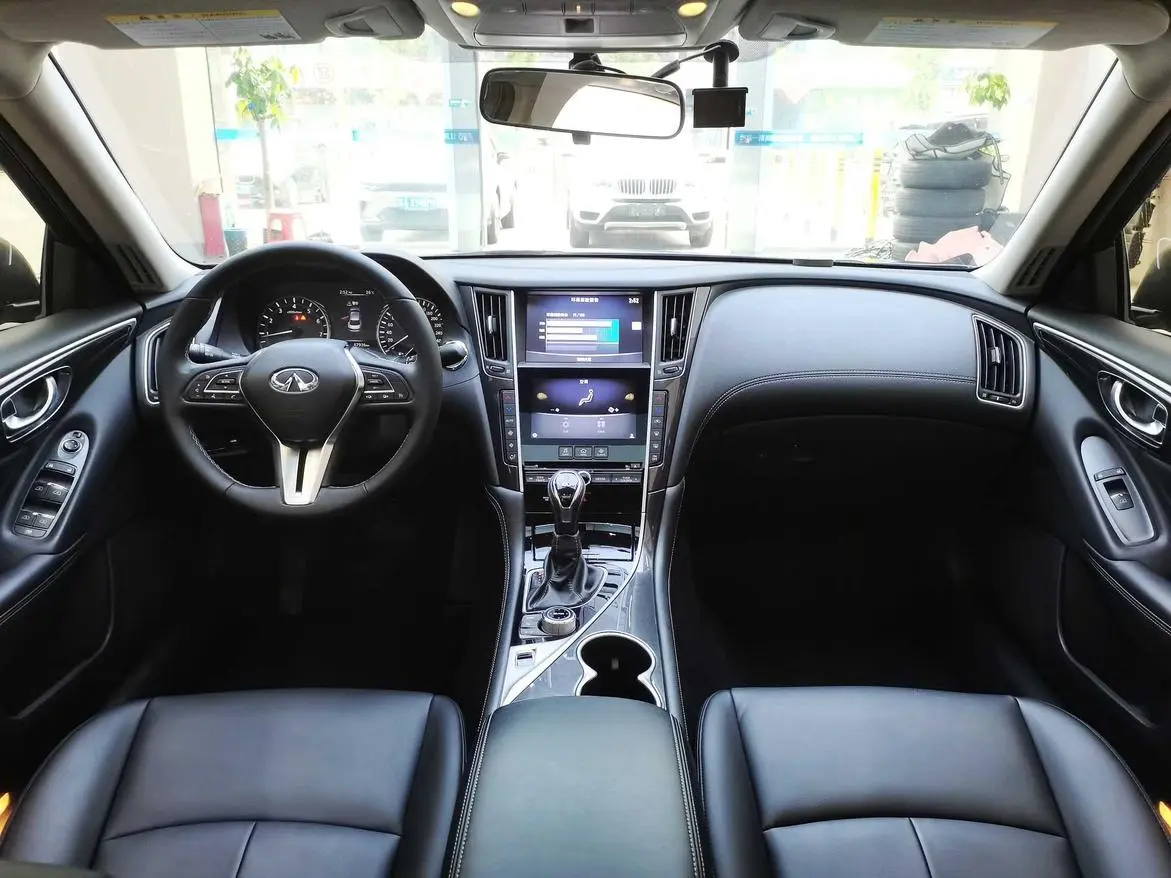Infiniti Q50L 2018 2.0T Comfort China VI