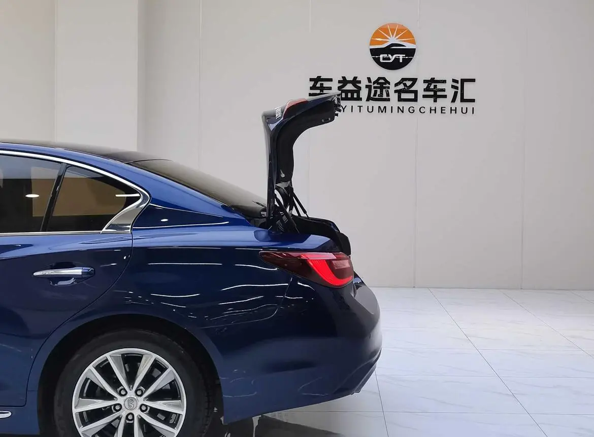Infiniti Q50L 2018 2.0T Comfort China VI