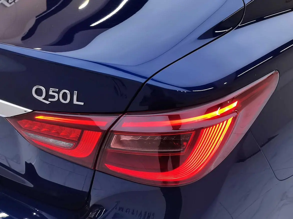 Infiniti Q50L 2018 2.0T Comfort China VI