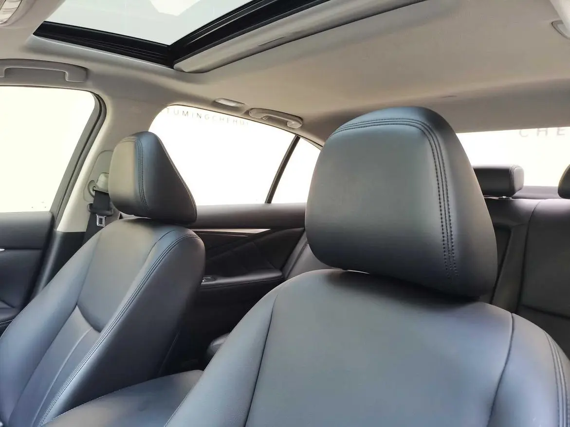 Infiniti Q50L 2018 2.0T Comfort China VI