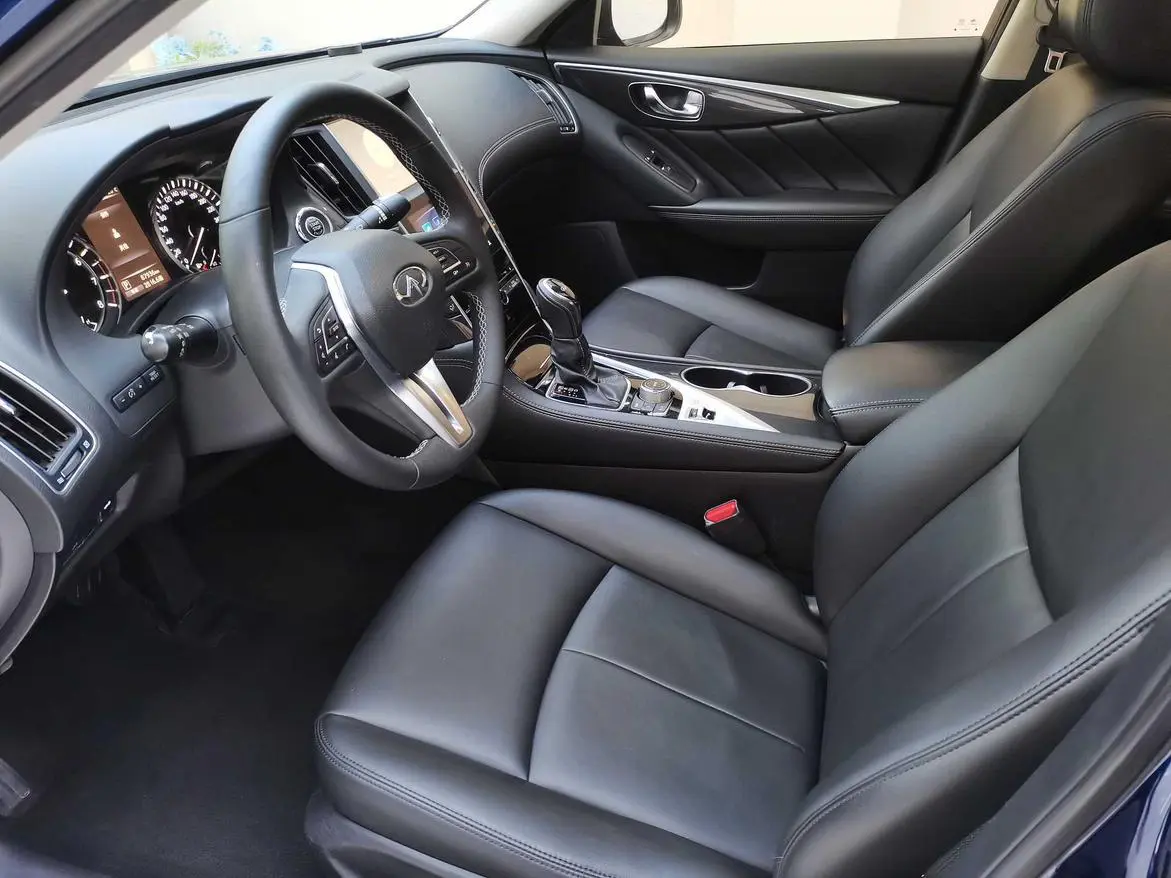 Infiniti Q50L 2018 2.0T Comfort China VI