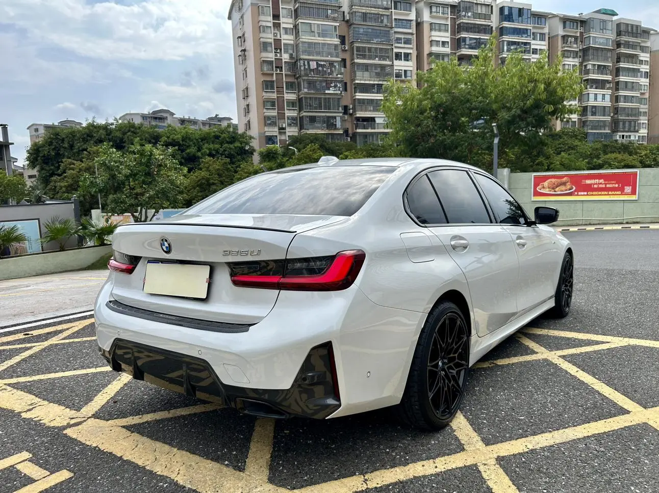 BMW 3 Series 2023 325Li M Sport Shadow Night Package