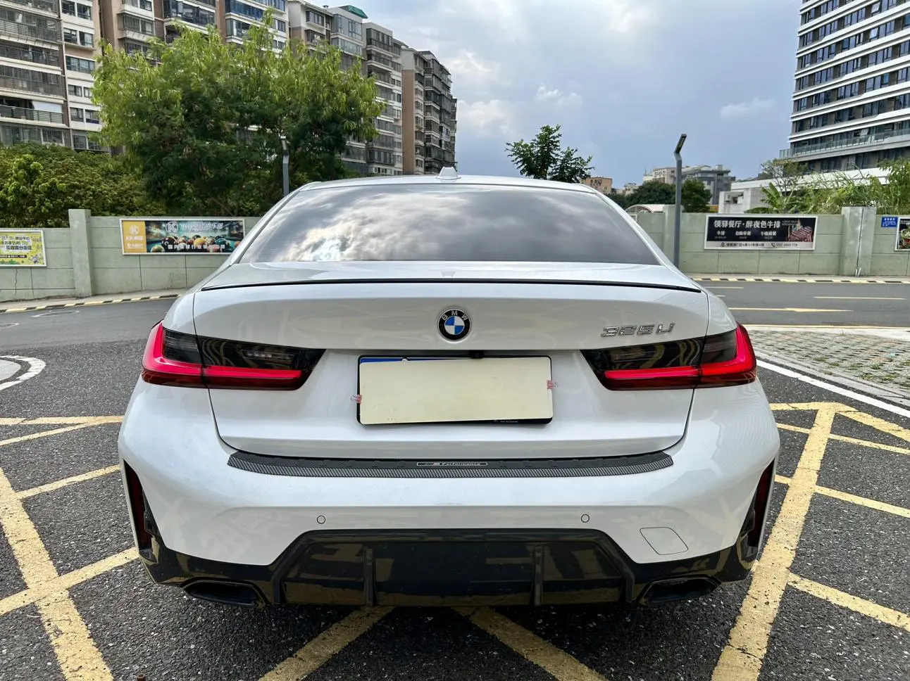 BMW 3 Series 2023 325Li M Sport Shadow Night Package