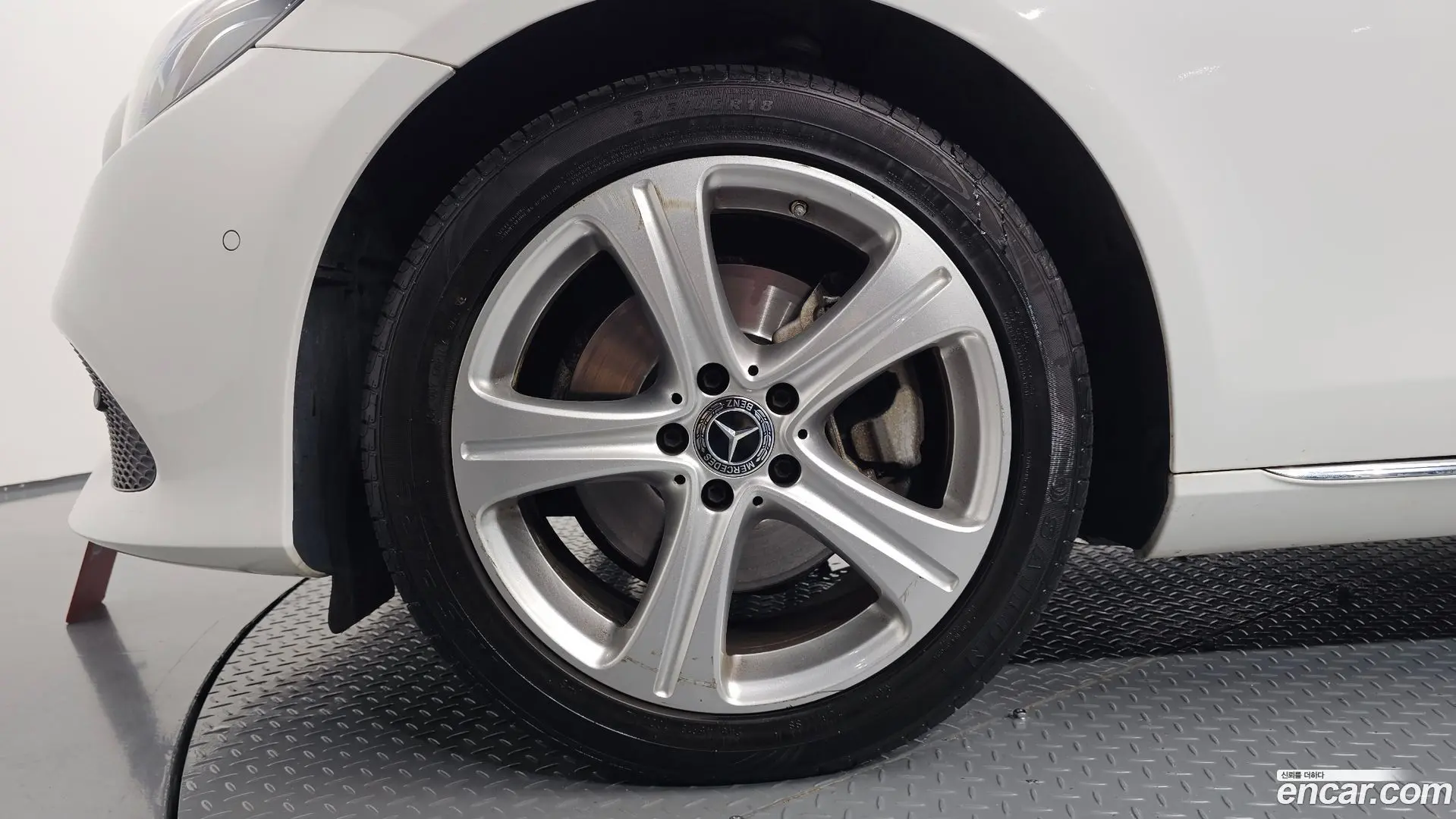 Mercedes-Benz E-Class E220d Avantgarde