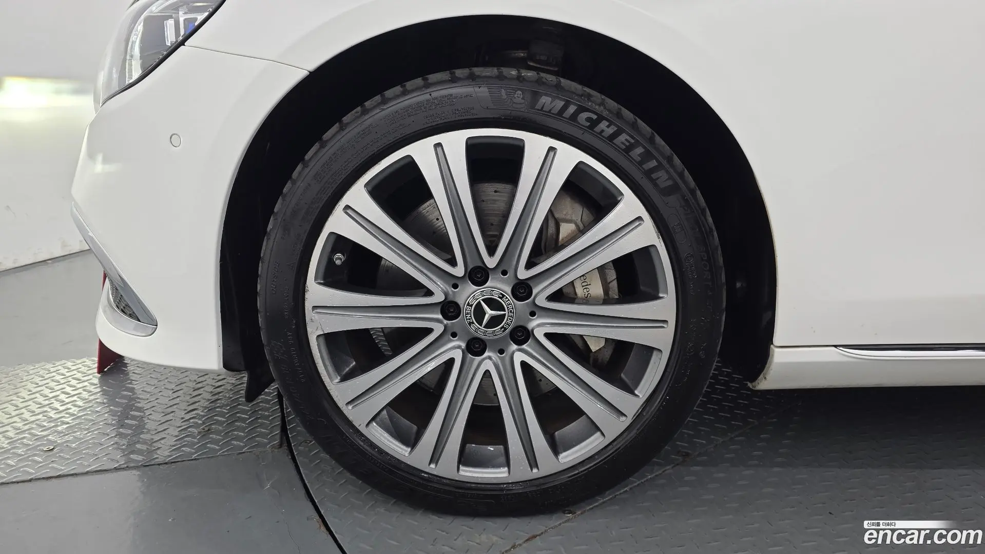 Mercedes-Benz E-Class E450 4MATIC Exclusive