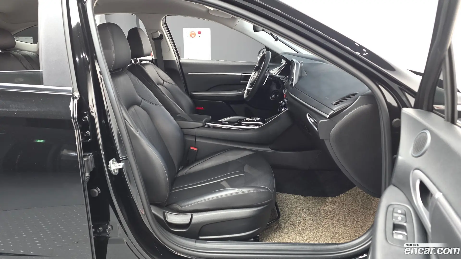 Hyundai Sonata 2.0 LPG(rental car)
