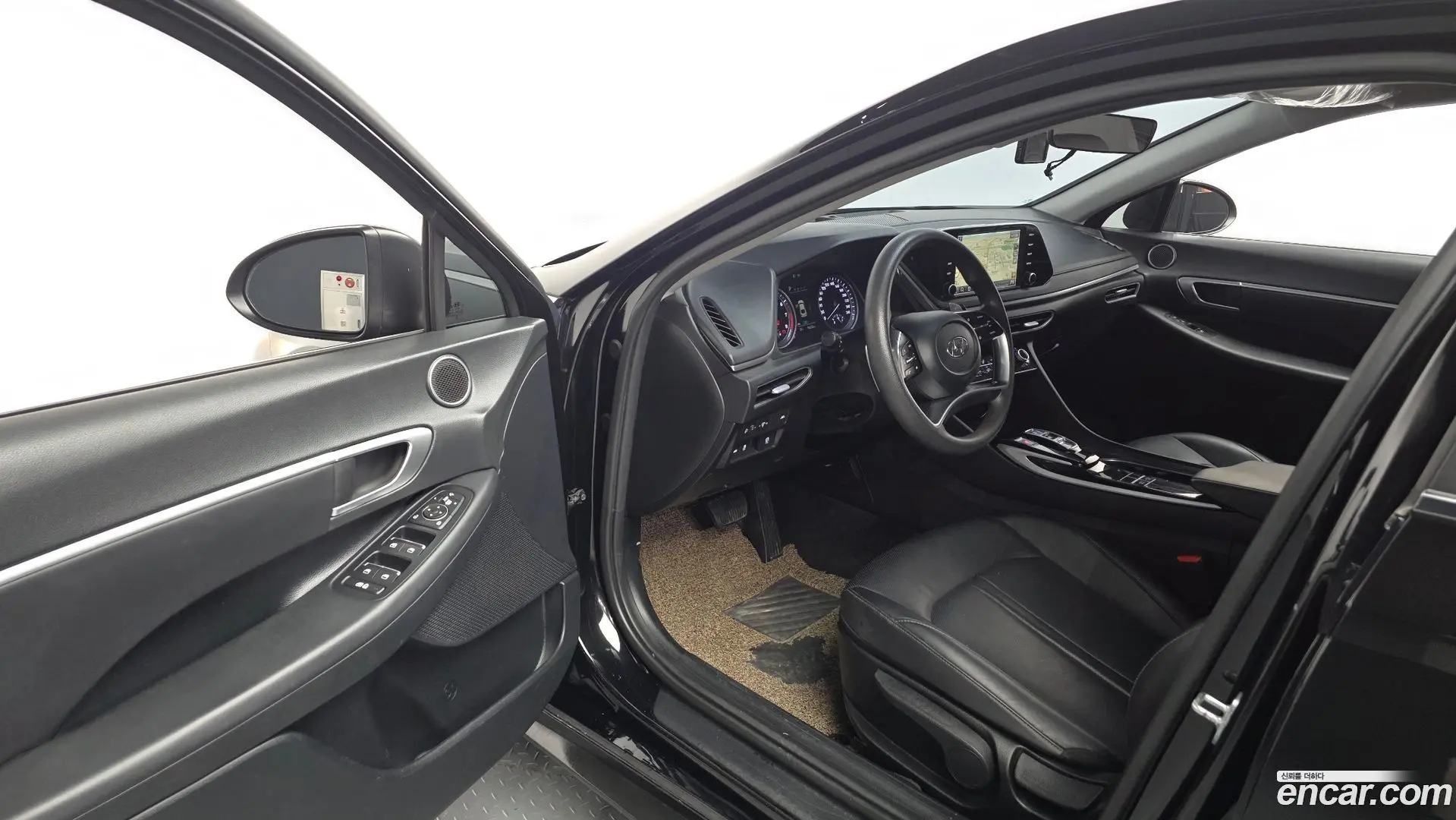 Hyundai Sonata 2.0 LPG(rental car)