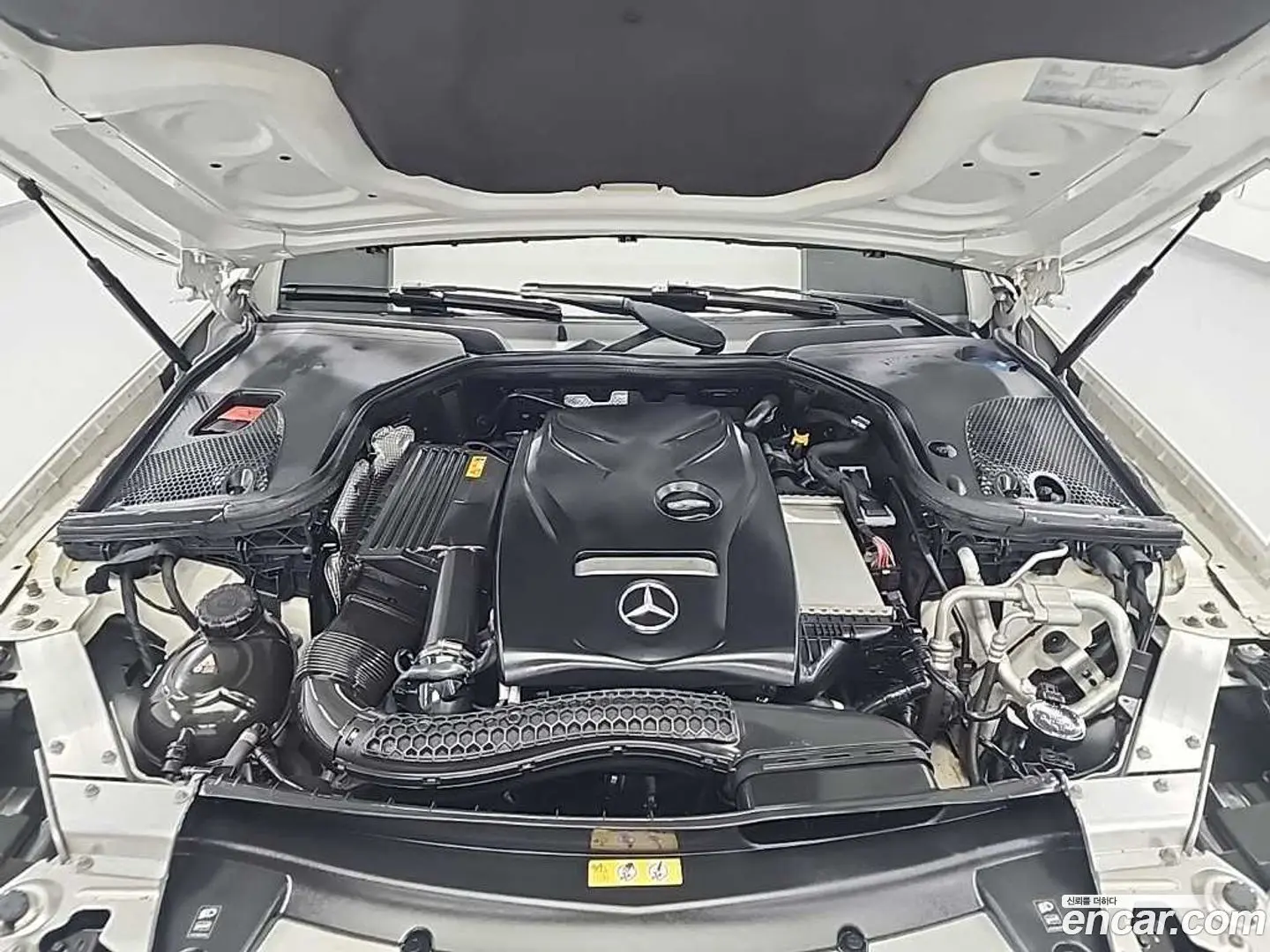 Mercedes-Benz E-Class E300 4MATIC AMG Line 2016