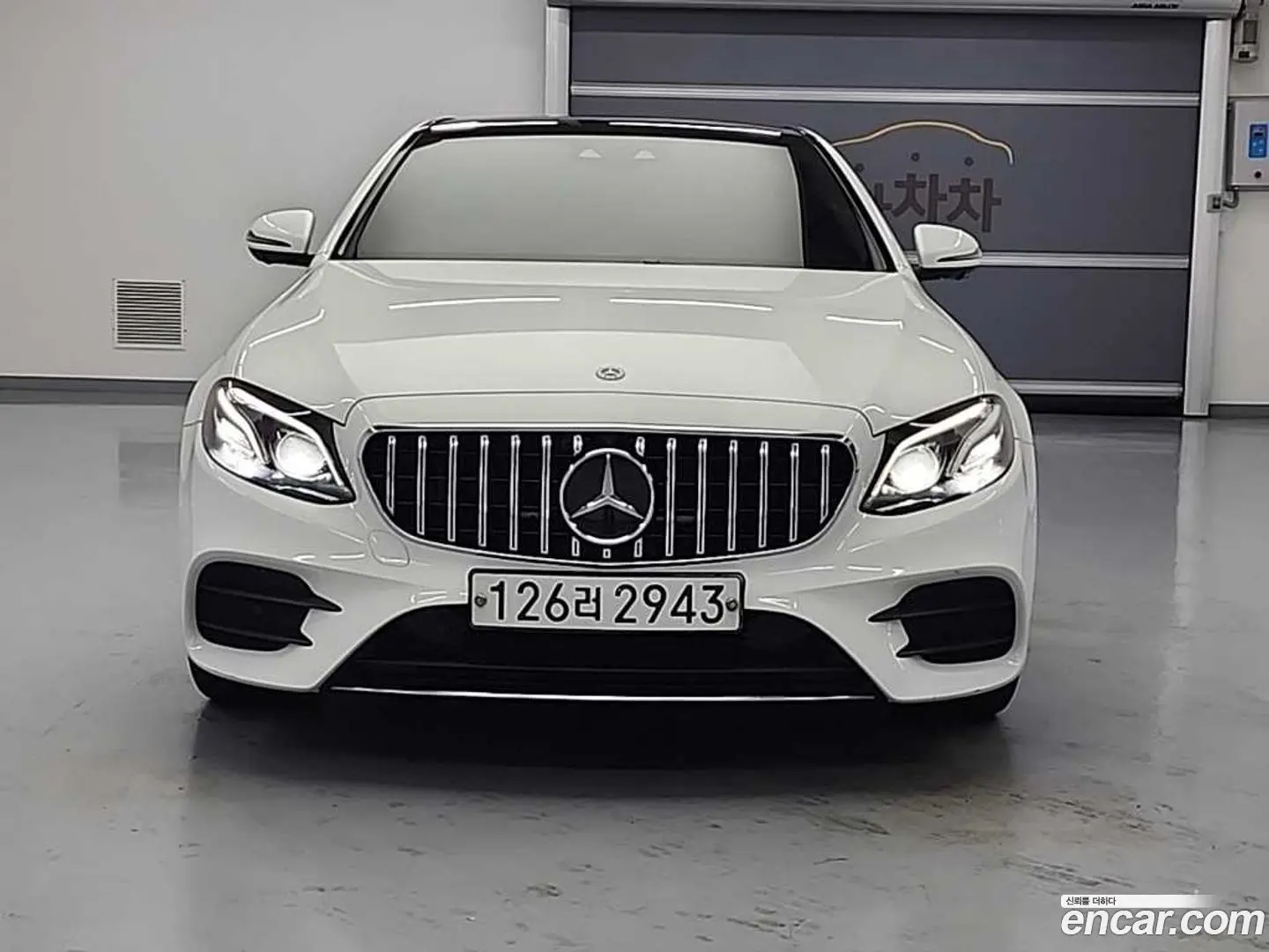 Mercedes-Benz E-Class E300 4MATIC AMG Line 2016