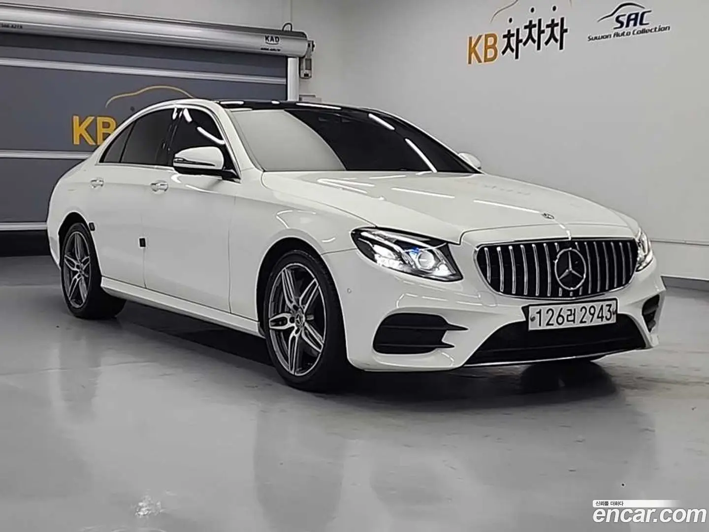Mercedes-Benz E-Class E300 4MATIC AMG Line 2016
