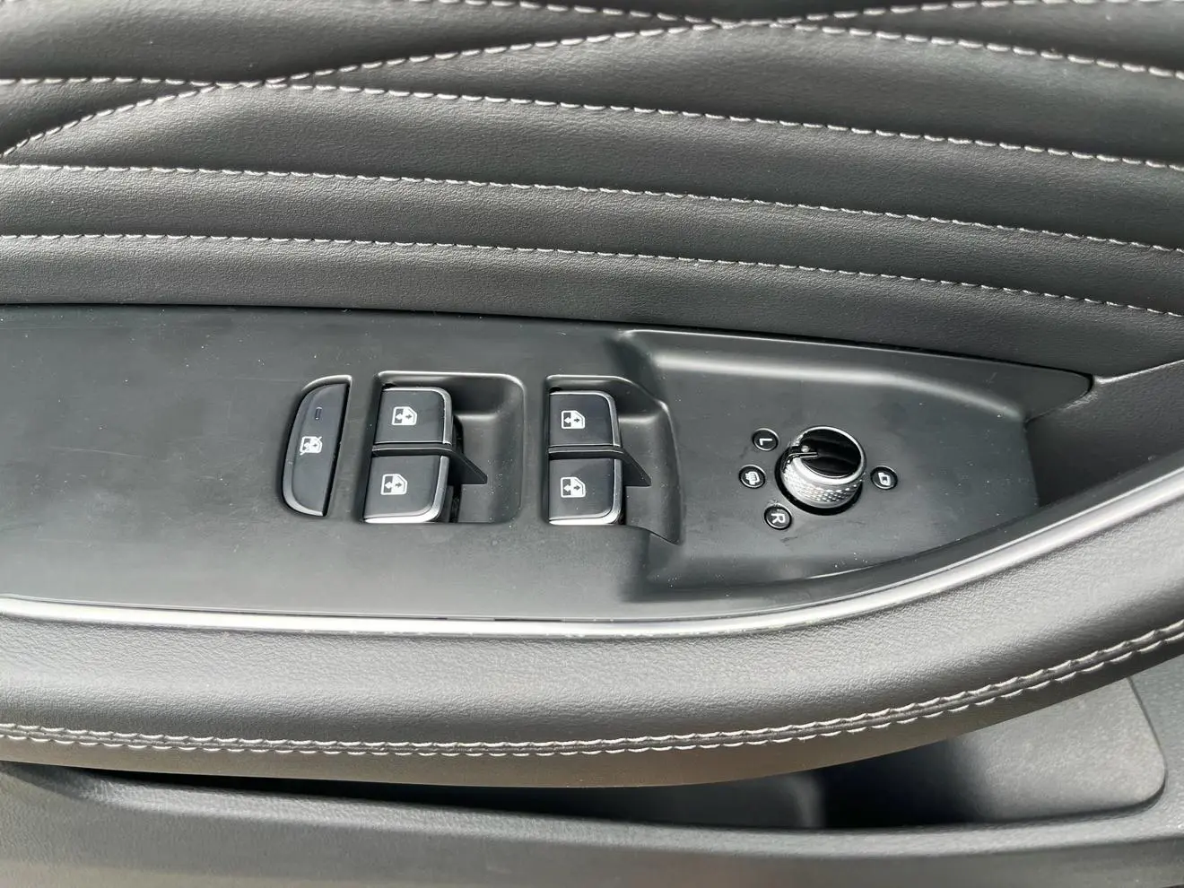 Hongqi HS5 2022 Facelift 2.0T Connected Flagship Enjoy