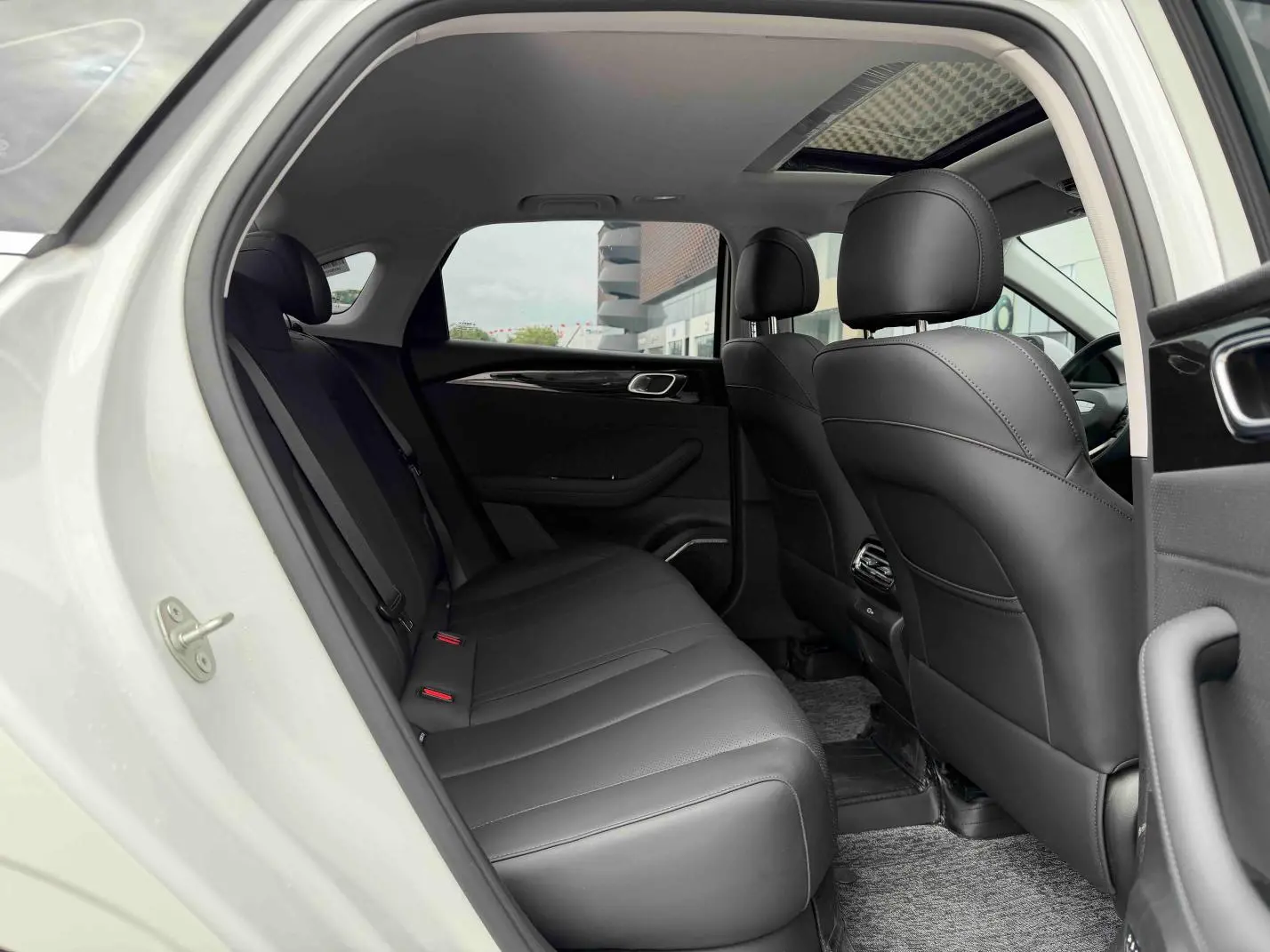 Geely Emgrand 2026 5 1.5L CVT Premium
